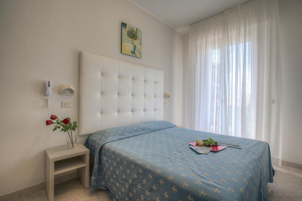 Hotel Olympia Gabicce Mare Habitación foto
