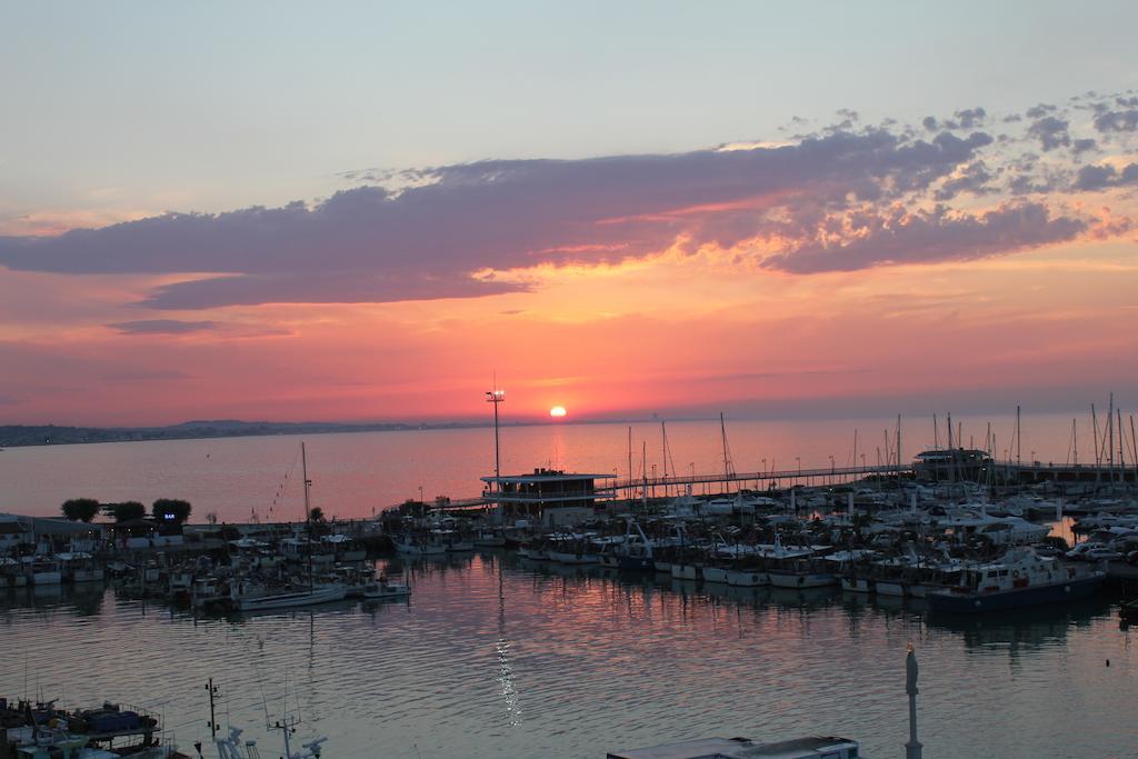 Hotel Olympia Gabicce Mare Habitación foto